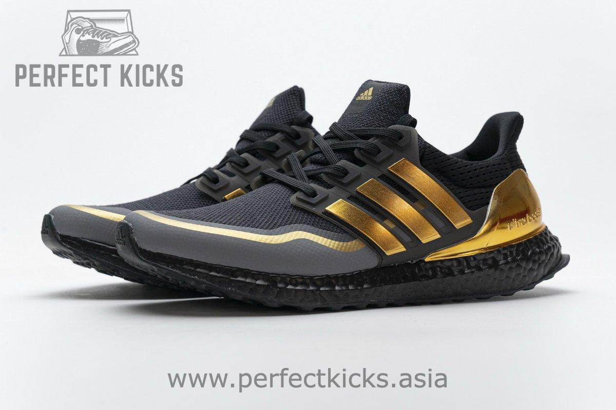 eg8102 Ad*s ultra boost black gold