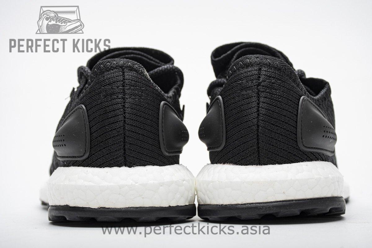 ba8899 Ad*s pureboost black/white