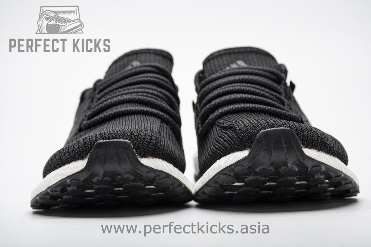 ba8899 Ad*s pureboost black/white