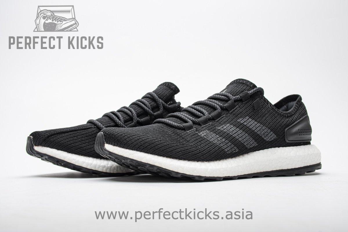 ba8899 Ad*s pureboost black/white