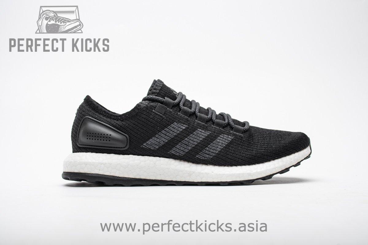 ba8899 Ad*s pureboost black/white